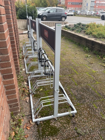 1060370-2 3 bicycle racks with padlocks