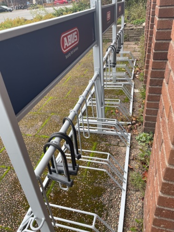 1060370-11 3 bicycle racks with padlocks