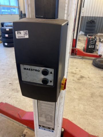 1052653-3 2-Pillar lift Stone lift Maestro 5Ton -2007