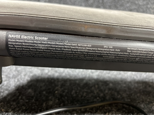 1051242-9 Electric scooter Navee NKT2208-B20 V40