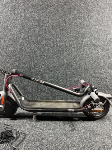 1051242-5 Electric scooter Navee NKT2208-B20 V40