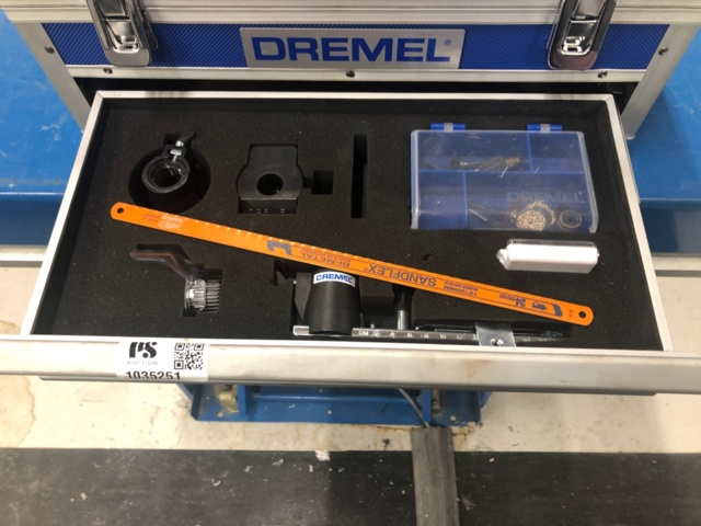 1035251-5 Dremel 8200 Multitool, battery powered