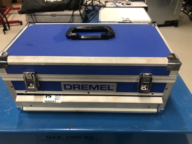 1035251-6 Dremel 8200 Multitool, battery powered