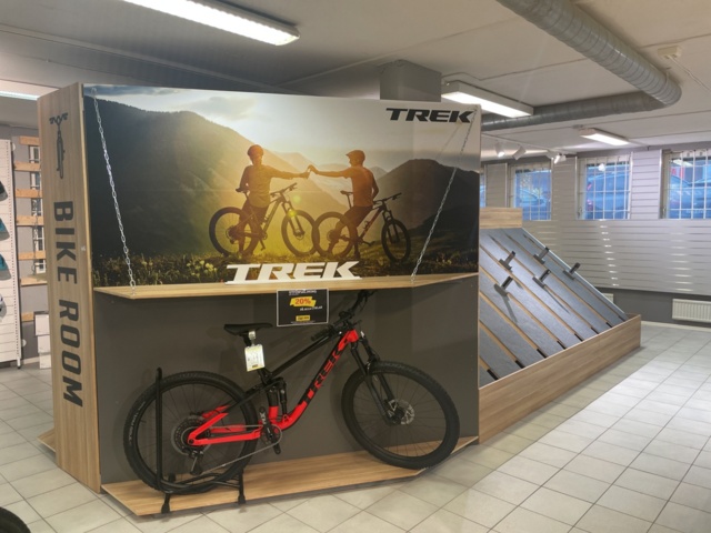 1060380-1 Store display for 20 bicycles