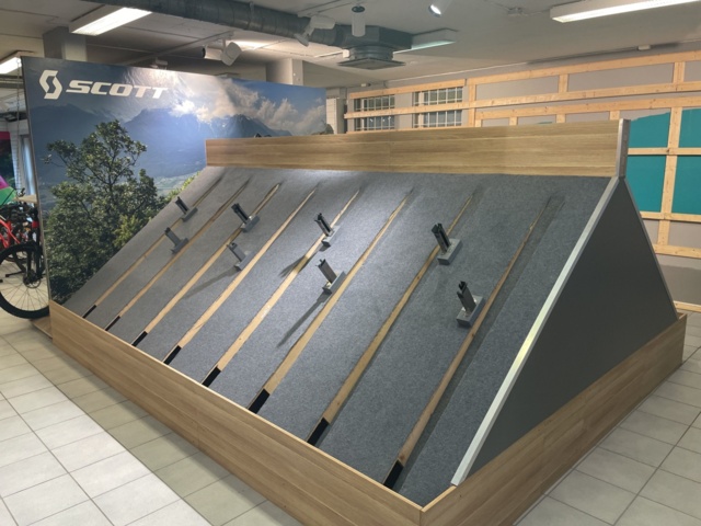 1060380-4 Store display for 20 bicycles