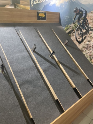 1060380-9 Store display for 20 bicycles