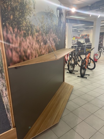 1060380-10 Store display for 20 bicycles