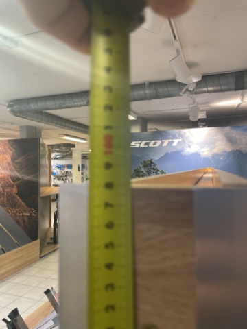 1060380-23 Store display for 20 bicycles