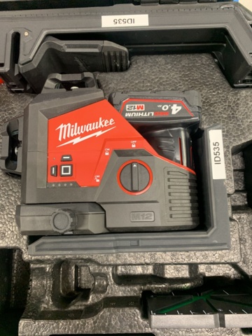1035257-2 Milwaukee M12 3PL korslaser