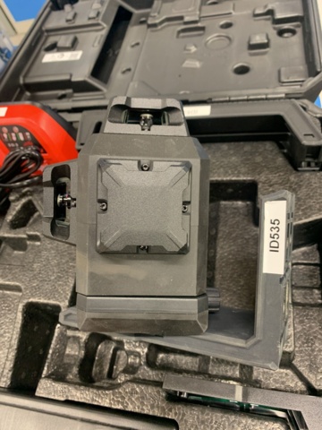 1035257-4 Milwaukee M12 3PL korslaser