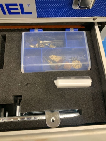 1035251-10 Dremel 8200 Multitool, battery powered