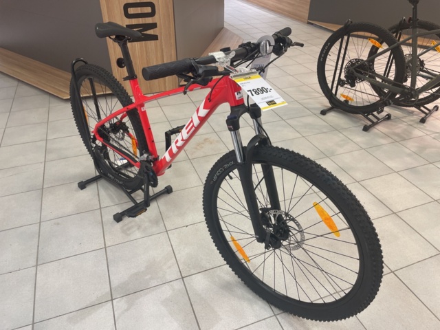 1060388-1 Trek Marlin bike 29” L