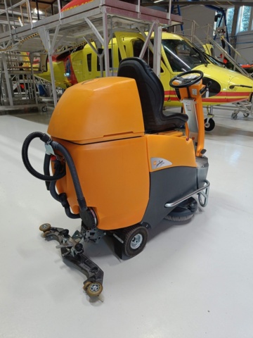 999488-5 Scrubbing machine Taski Swingo 2500