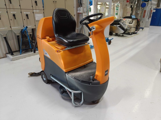 999488-7 Scrubbing machine Taski Swingo 2500