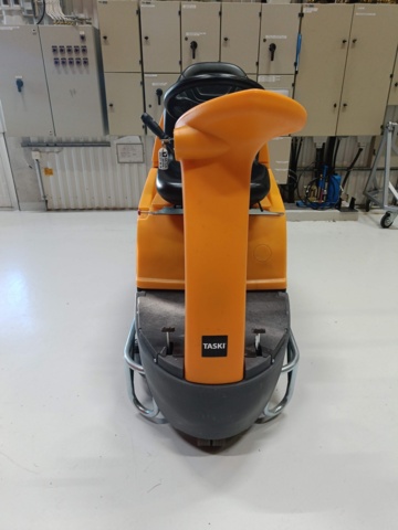 999488-8 Scrubbing machine Taski Swingo 2500