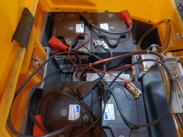 999488-21 Scrubbing machine Taski Swingo 2500