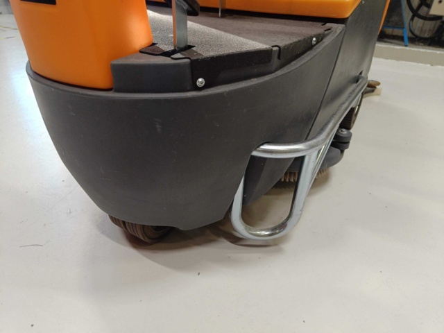 999488-27 Scrubbing machine Taski Swingo 2500