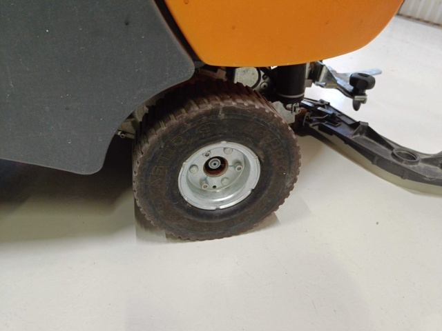 999488-30 Scrubbing machine Taski Swingo 2500