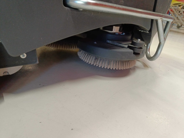 999488-34 Scrubbing machine Taski Swingo 2500