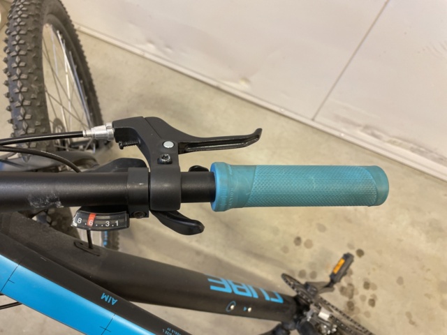 998882-13 Bicycle Cube Aim black'n'blue 16 gears