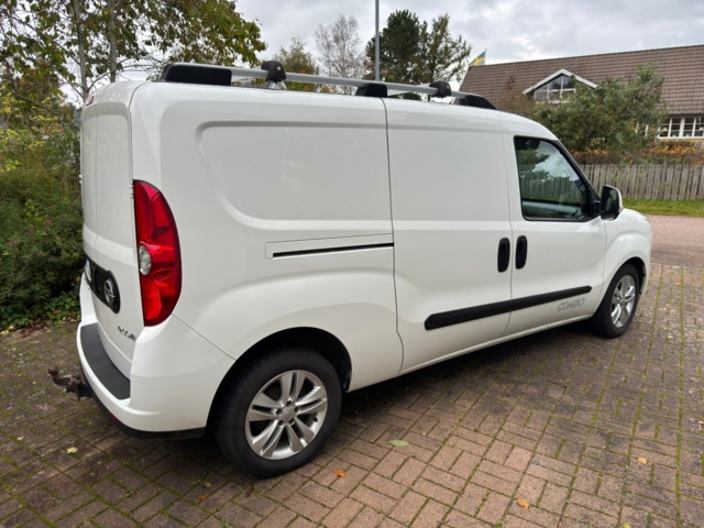 1107406-3 Opel Combo Van 2.4t 1.6 CDTI - 2013