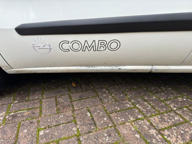 1107406-9 Opel Combo Van 2.4t 1.6 CDTI - 2013