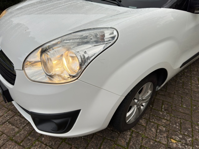 1107406-10 Opel Combo Van 2.4t 1.6 CDTI - 2013