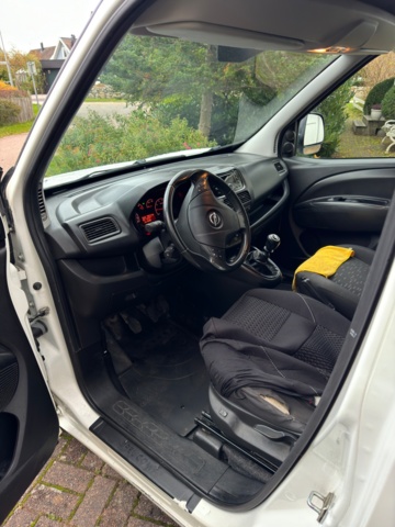 1107406-17 Opel Combo Van 2.4t 1.6 CDTI - 2013