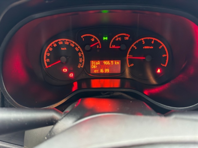 1107406-20 Opel Combo Van 2.4t 1.6 CDTI - 2013