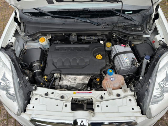 1107406-25 Opel Combo Van 2.4t 1.6 CDTI - 2013