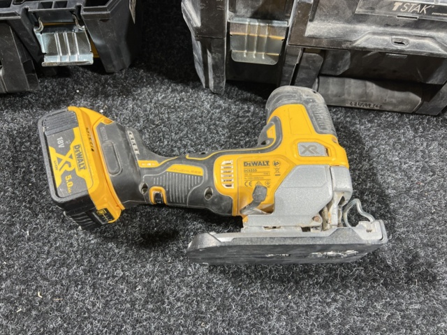 1052510-5 Jigsaw DeWalt DCS335
