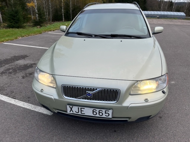1105655-2 Volvo V70 2.5T - 2006