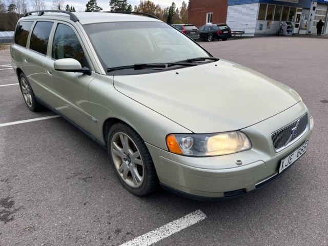 1105655-7 Volvo V70 2.5T - 2006