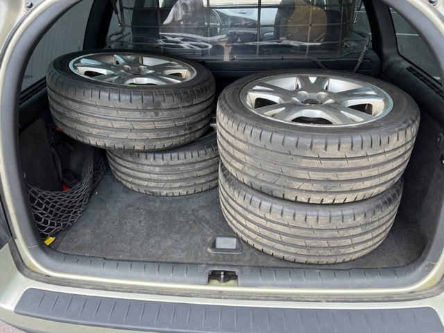 1105655-19 Volvo V70 2.5T - 2006