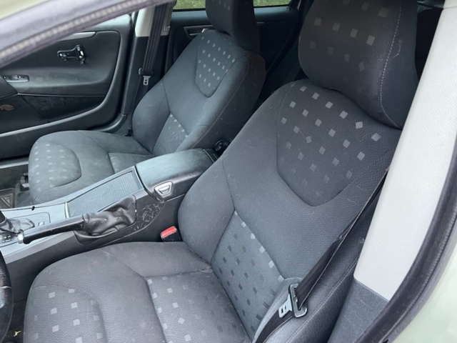 1105655-25 Volvo V70 2.5T - 2006