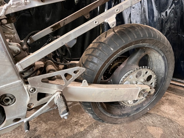 1107859-5 Motorcycle suzuki 1100R -91 renovation object with lots of accessories