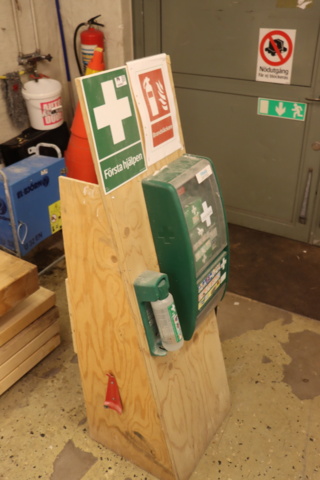 1033927-7 First Aid Station, Fire Extinguisher, Construction Center