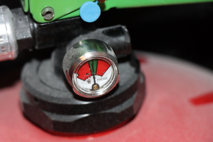 1033941-5 Station on wheels - First Aid, 2 fire extinguishers