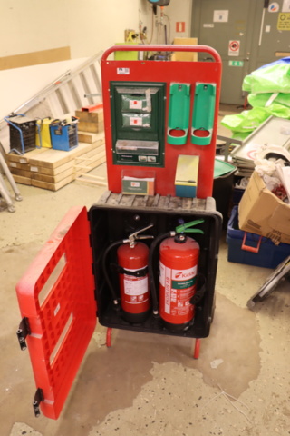 1033941-7 Station on wheels - First Aid, 2 fire extinguishers