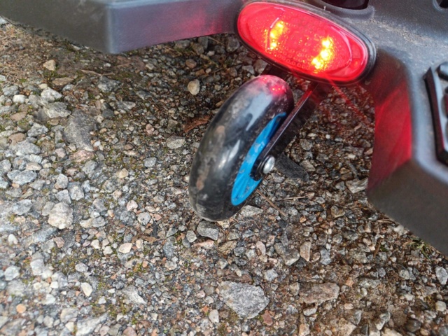 999489-9 Three-wheeled scooter Trigger, 500W