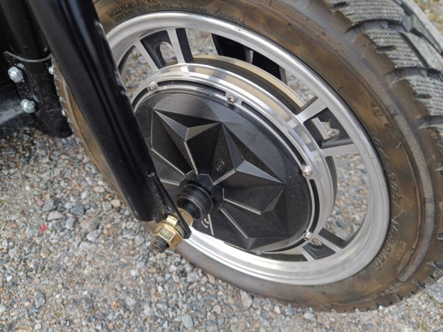 999489-14 Three-wheeled scooter Trigger, 500W