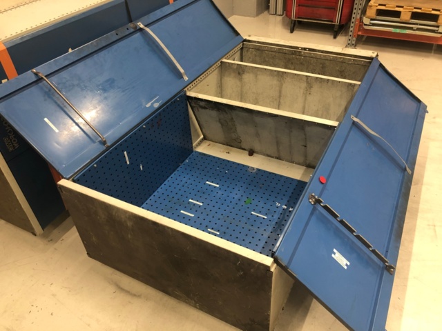 1107877-4 GWS Workshop metallikaappi - Ei pohjahintaa