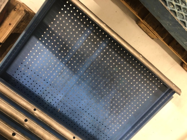 1107881-6 Metallilaatikosto - Ei pohjahintaa