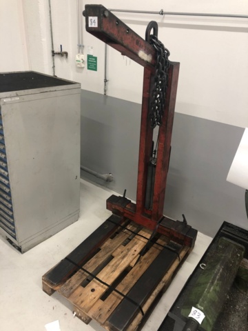 1107892-2 Nostopukki 2500kg - Ei pohjahintaa