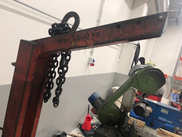 1107892-3 Nostopukki 2500kg - Ei pohjahintaa