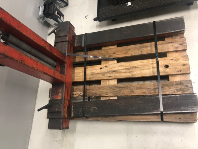 1107892-4 Nostopukki 2500kg - Ei pohjahintaa