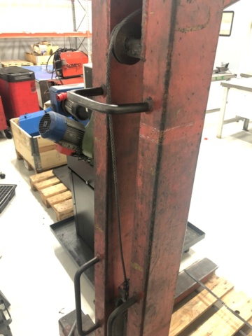 1107892-7 Nostopukki 2500kg - Ei pohjahintaa