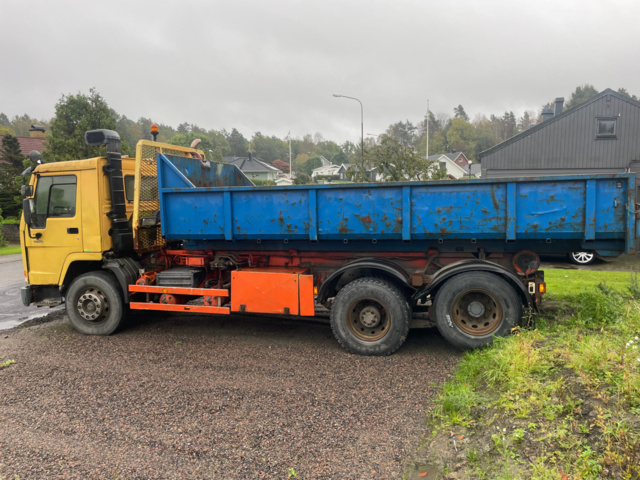 1048171-4 Truck changer Volvo FL12 6x2 -96