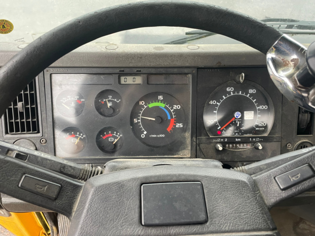 1048171-13 Truck changer Volvo FL12 6x2 -96