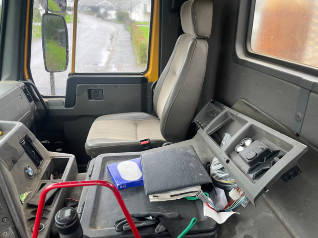 1048171-17 Truck changer Volvo FL12 6x2 -96